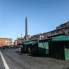 Piazza Navona, M5S: «Riapre il mercatino dopo il sequestro dei vigili»