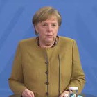 Merkel: «Situazione seria, necessarie misure più rigide»