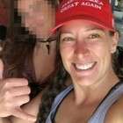 Ashli Babbitt, la donna uccisa dalla polizia nell'assalto al Campidoglio era una fan di Trump e veterana dell'aeronautica