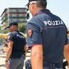 Rimini, egiziano 37enne si masturba davanti ai bimbi in spiaggia: poliziotti lo salvano dal linciaggio