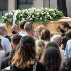 I funerali di Camilla Canepa, morta a 18 anni dopo il vaccino AstraZeneca
