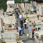 Modena, sepolta insieme al marito accusato di averla uccisa: colletta delle amiche per darle una lapide