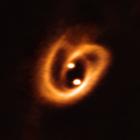 Avvistato il Pretzel cosmico, ecco come nascono le stelle binarie