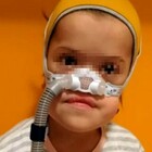 Lucia, 9 anni e la malattia che non fa crescere solo le ossa, i genitori: «Servono 450mila euro, aiutateci»