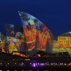 Incendi in Australia, l'omaggio ai vigili del fuoco alla Sydney Opera House