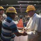 Papa Francesco: «Questo sistema economico strozza i poveri»
