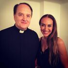 «Offerta milionaria per farmi posare nudo nonostante fossi un prete»: la rivelazione di padre Apeles