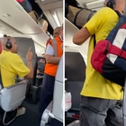 Si lamenta dei bagagli degli altri passeggeri e viene invitato a scendere dal volo: «Ironia della sorte, aveva quattro borsoni»