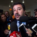 Affidi illeciti, Salvini esulta per la sospensione del sindaco di Bibbiano: «Ora commissione d'inchiesta sulle case-famiglia»