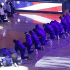 USA, assalto al Congresso: i giocatori NBA si inginocchiano durante l'inno