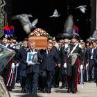 Silvio Berlusconi, quei 5mila palloncini azzurri ai funerali era meglio evitarli? Gli effetti sull'ambiente