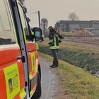 Incidente nel Trevigiano, auto finisce in un fossato: morta una ragazza, gravissimo 23enne che era alla guida