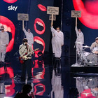 X Factor, Omini-Arctic Monkeys: l'esibizione rock da standing ovation