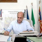 Malore in diretta Facebook: Lorenzoni, candidato del Pd in Veneto, si accascia a terra durante la conferenza