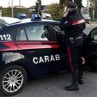 Castelfidardo, insulti e colpi proibiti tra dipendente e titolare: arrivano i carabinieri