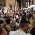 Movida illegale, a Trastevere si balla in strada: e scoppia anche una rissa