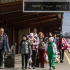 Ucraina, i rifugiati tornano a Kiev: code per prendere il treno dalla Polonia