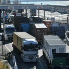 Portuali, camionisti, poliziotti, agricoltori: chi e quanti sono i No Green Pass che minacciano di fermarsi categoria per categoria