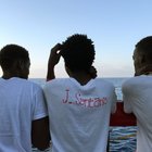 Gommone affonda al largo della Libia. Mediterranea: «Nave di Lifeline soccorre 101 migranti»