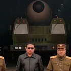 Corea del Nord, il lancio del missile balistico ripreso dalla tv di Stato: così Kim Jong esulta