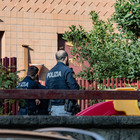 Bimbo di 8 anni cade dal quinto piano a Roma, è grave