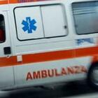 Auto sbanda e si ribalta sulla regionale a Lazise: due feriti gravi