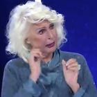 Tale e Quale Show, Loretta Goggi in lacrime dopo la sorpresa di Carlo Conti