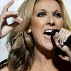 Celine Dion «non riesce più ad alzarsi dal letto»: preoccupano le condizioni di salute della star. Annullati i concerti