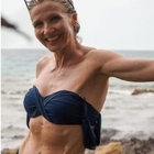 Lorella Cuccarini svela i suoi allenamenti: «Ecco il segreto di bellezza per la forma fisica a 57 anni»