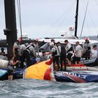 Incidente per American Magic nella regata contro Luna Rossa, barca danneggiata
