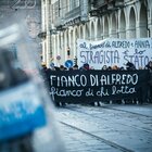 Anarchici in corteo nel centro di Torino: chiusa al traffico via Po. In collina incendiato ripetitore