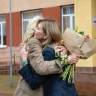 Jill Biden incontra a sorpresa la moglie di Zelensky Olena Zelenska: il momento dell'abbraccio