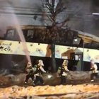 Esplode un ristorante, fiamme e clienti in fuga: crolla l'edificio, decine di feriti