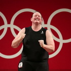 Tokyo 2020, eliminato il primo transgender della storia olimpica nella gara di pesi
