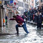 Acqua alta a Venezia, il sindaco Brugnaro: «Danni per un miliardo di euro»
