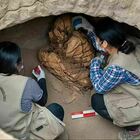 Perù, scoperta mummia di 800 anni "senza volto": legata con corde e mani sul viso