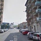 Testa incastrata tra letto e mobile, muore bimba di 6 mesi a Torino: era a casa della nonna