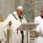 Il Papa alla Veglia pasquale: «È il giorno del silenzio»