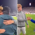 Sinner, sorpresa alla Nazionale di calcio a Miami: l'abbraccio con Buffon e Spalletti, l'applauso degli Azzurri