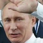 Putin, un leader di poche parole, ecco come risolve i problemi: «Mascherine a prezzi folli? Chiudete la farmacia»