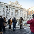 Folla in centro a Roma: chiusa Fontana di Trevi