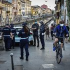 Milano, folla ai Navigli diventa un caso. Spiegamento di forze anti furbi