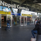 Napoli Centrale, tre arresti: fermati due rapinatori