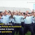 La danza "Haka" Maori della Polizia durante il funerale di un agente ucciso