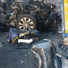 Incidente sull'autostrada A1, Passat sventrata da un Tir: passeggero miracolosamente illeso
