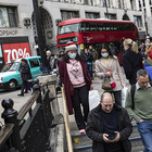 Gran Bretagna: tremila contagi, picco di maggio uguagliato. In Francia 7 zone rosse