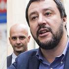 Tuffo a mare con scooter a Napoli, Salvini: «Balotelli l'avrei arrestato»