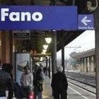 Donna di 24 anni investita e uccisa da un treno merci alla stazione di Fano