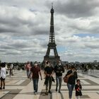 La Francia dimezza la quarantena: da 14 a 7 giorni, ma l'Oms è contraria