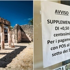«Bancomat? Supplemento di 50 centesimi»: al bar di Pompei spunta il cartello che fa infuriare il web